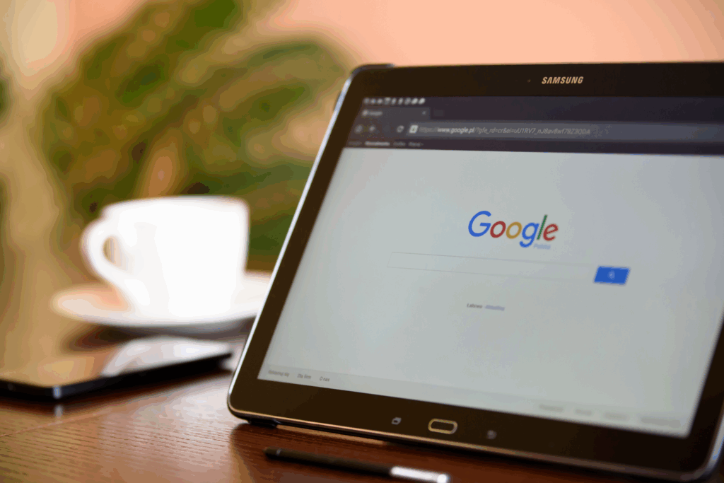 Google KI 2025: Wie die Search Generative Experience SEO revolutioniert